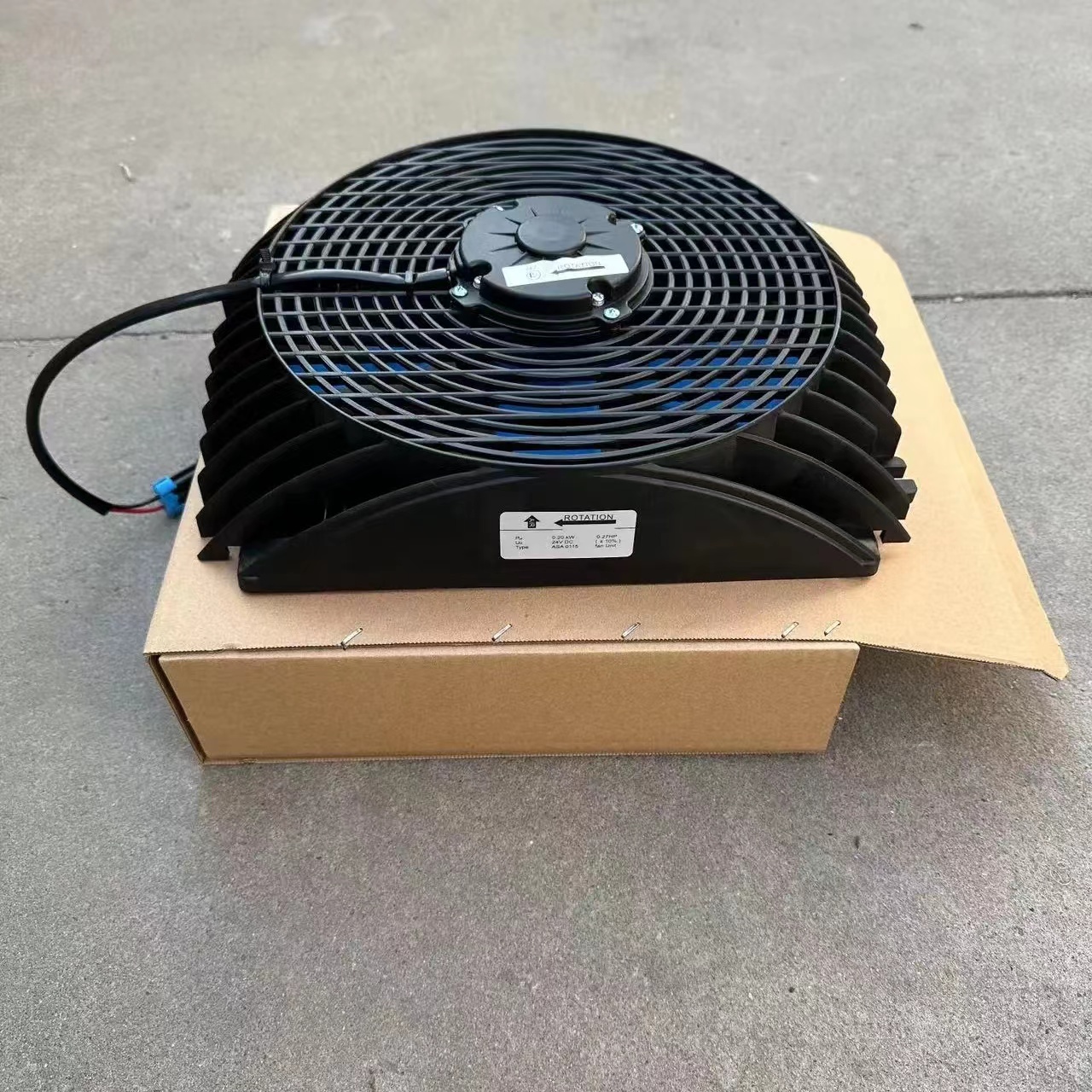 Schwing cooling fan 24V ,5 blades, concrete pump mixer OEM No. 60106668 221022759 VA70A-BP51 C-36A.jpg